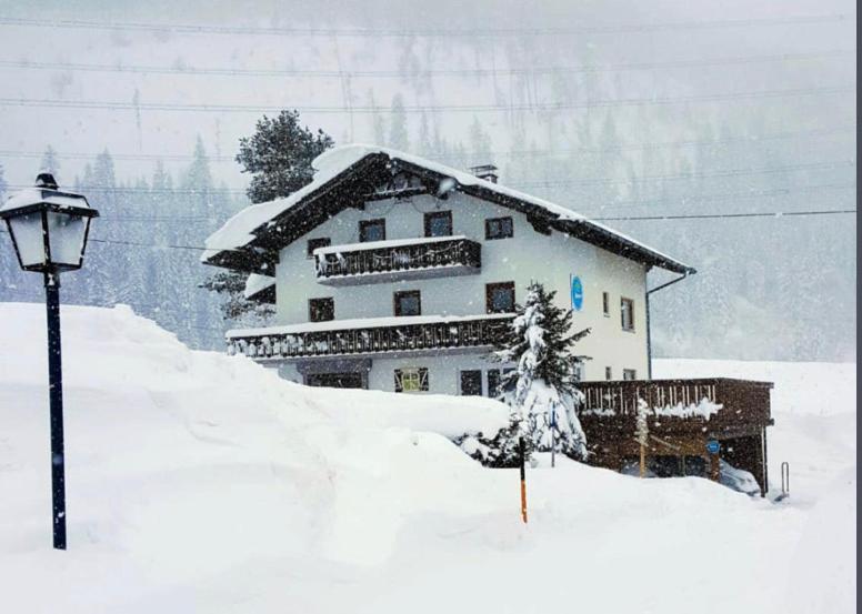 Gaestehaus Schmitt Lähn Buitenkant foto