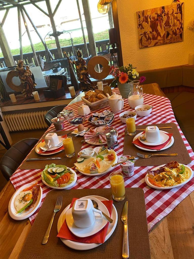 Gaestehaus Schmitt Lähn Buitenkant foto